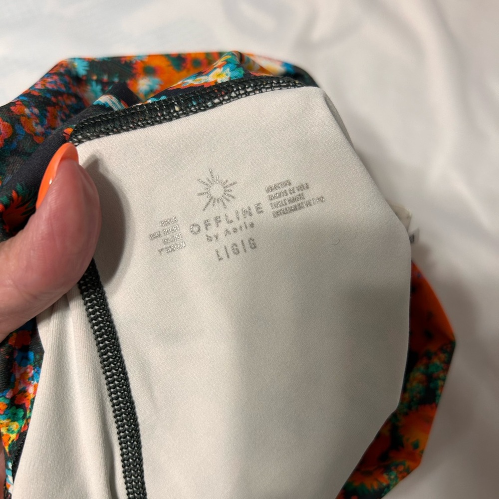 Aerie floral bike shorts in size large - Picture 6 of 6